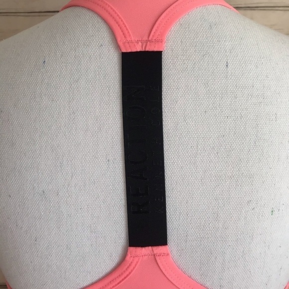 Kenneth Cole Reaction Activewear T-back Tank - Picture 3 of 8